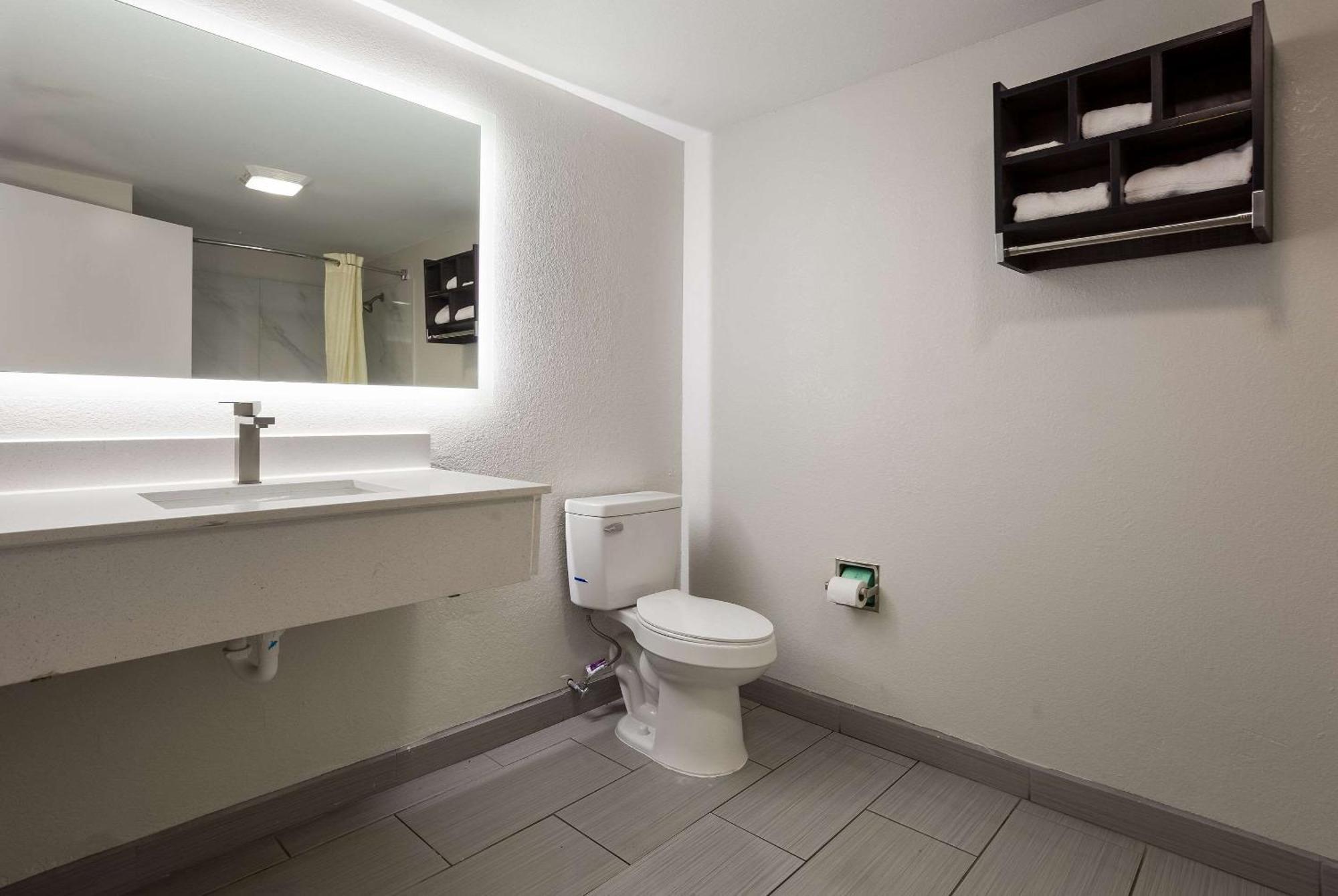 Econo Lodge Мобіл Екстер'єр фото